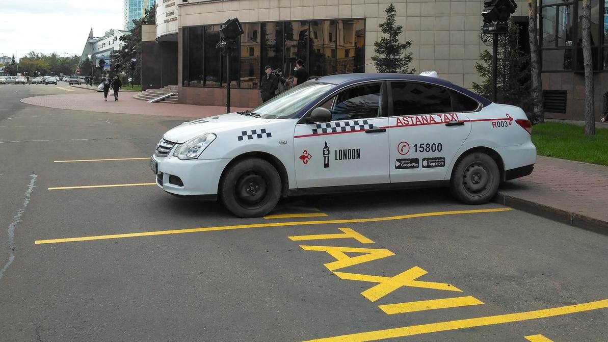 Way taxi. Astana Taxi. Астана такси. Стоянка такси. Официальное такси Астана.